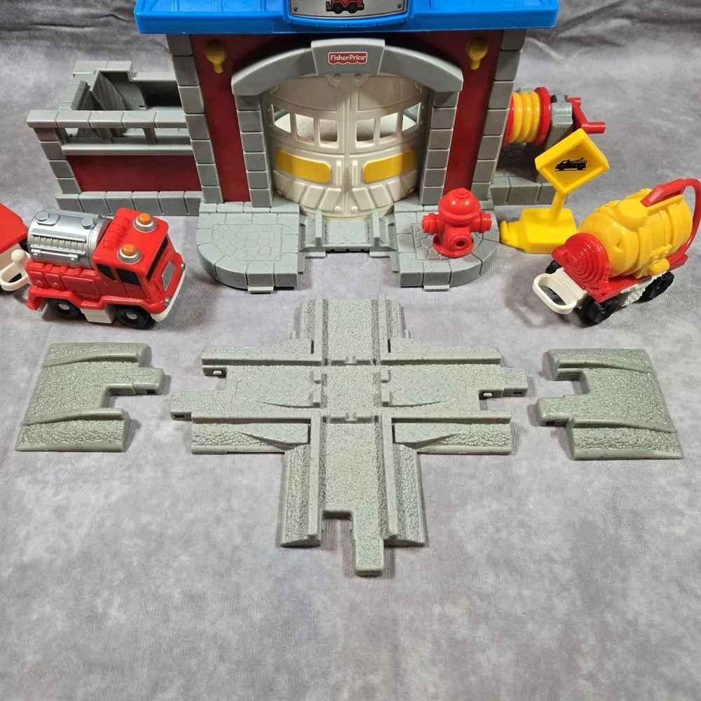 Geotrax Fast Response Rescue Co. Firetruck Wagon‎ Tanker Street Sign Tracks